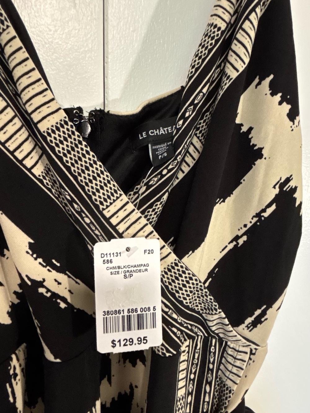 Le Chateau Abstract Print Black and Cream V-Neck Maxi Summer Dress Side Slit - Picture 7 of 7